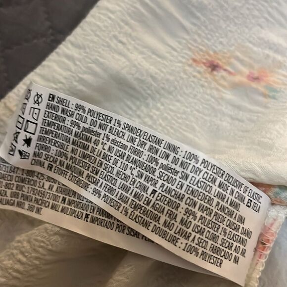 Forever 21 Spring Floral Statement Sleeve Flowy Top - Picture 13 of 13